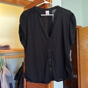 Short roused sleeve button up shirt
